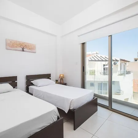 Downtown Urban 2 Bedroom 公寓 拉纳卡